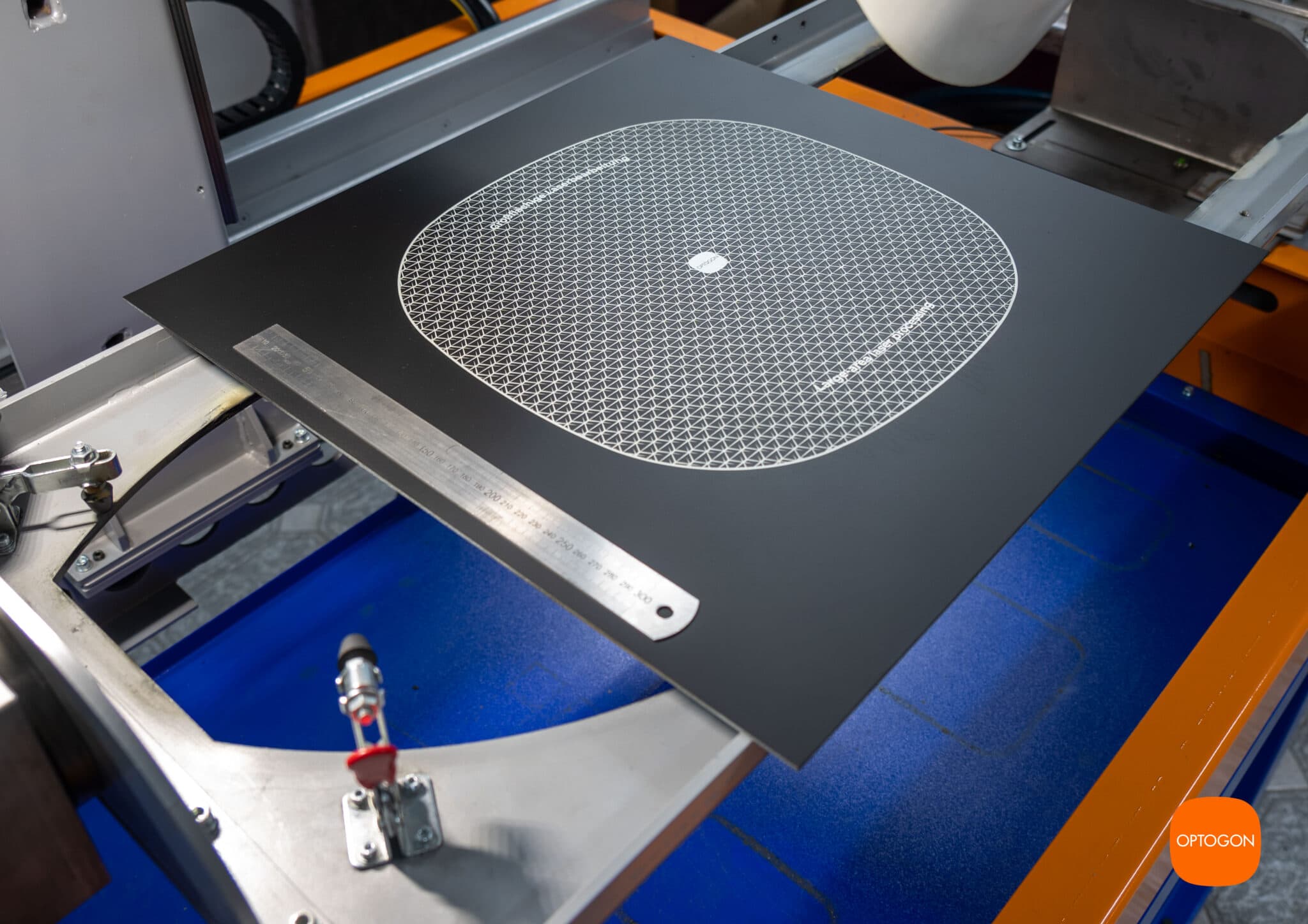 Großfläche Laserbearbeitung Optogon